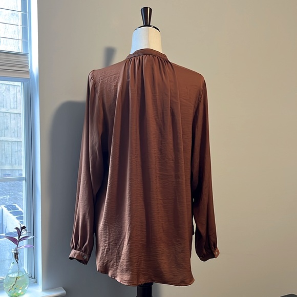 H&M Blouse - Picture 2 of 7